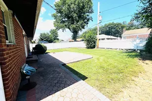 819 Dean Dr, Baldwin, NY 11510 - Photo 3
