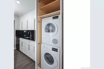 405 East Main Street #405-04, Bay Shore, NY 11706 - Photo 3