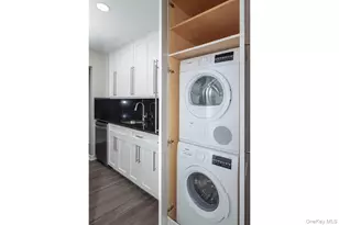 405 East Main St, Bay Shore, NY 11706 - Photo 3