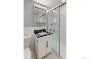 405 East Main St, Bay Shore, NY 11706 - Photo 11