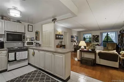 1376 Midland Avenue #105, Bronxville, NY 10708 - Photo 7