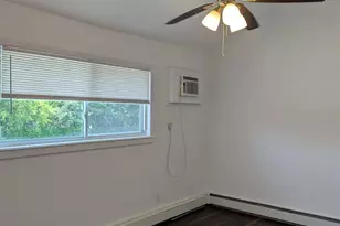 1727 N Gardiner Dr, Bay Shore, NY 11706 - Photo 5