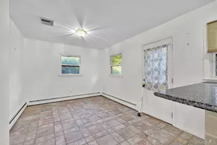 241 Garden St, New Windsor, NY 12553 - Photo 11