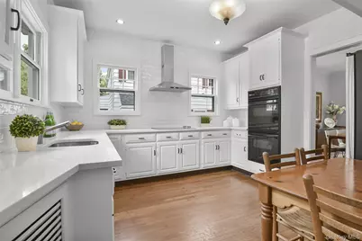 330 Carroll Avenue, Mamaroneck, NY 10543 - Photo 9