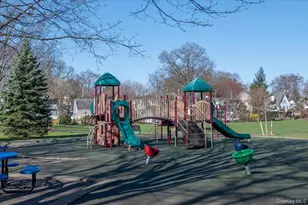 330 Carroll Ave, Mamaroneck, NY 10543 - Photo 27