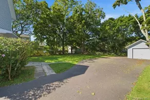 36 Railroad Ave, Center Moriches, NY 11934 - Photo 35