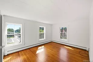 36 Railroad Ave, Center Moriches, NY 11934 - Photo 27