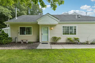 127 Farm House Court, Manorville, NY 11949 - Photo 1