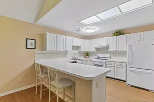 127 Farm House Ct, Manorville, NY 11949 - Photo 9