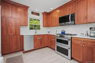 27 Mill River Rd, Chappaqua, NY 10514 - Photo 7