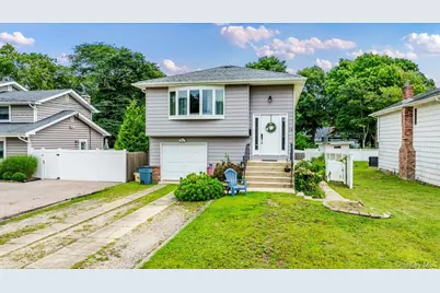 73 Cherokee Avenue, West Islip, NY 11795 - Photo 3