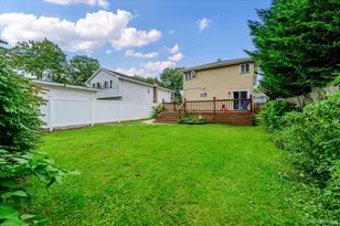 73 Cherokee Ave, West Islip, NY 11795 - Photo 19