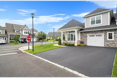 348 Alysweep Lane, Yaphank, NY 11980 - Photo 27