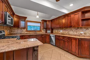 265 Jefferson St, Franklin Square, NY 11010 - Photo 5