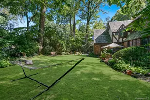 57 Wensley Dr, Great Neck, NY 11020 - Photo 25