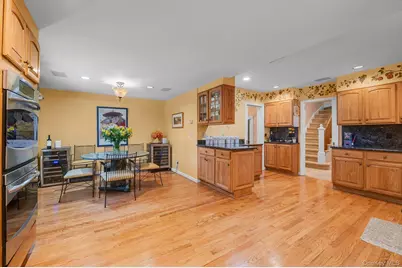 57 Wensley Drive, Great Neck, NY 11020 - Photo 9