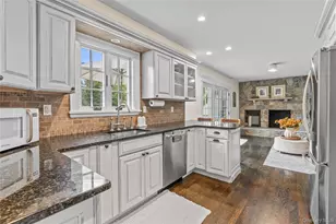 406 Bedford Rd, Chappaqua, NY 10514 - Photo 15