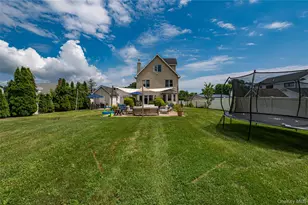 406 Vanderbilt Blvd, Oakdale, NY 11769 - Photo 21