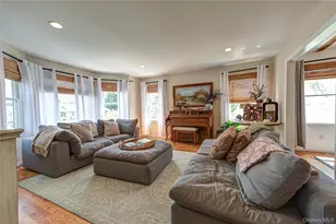 406 Vanderbilt Blvd, Oakdale, NY 11769 - Photo 3