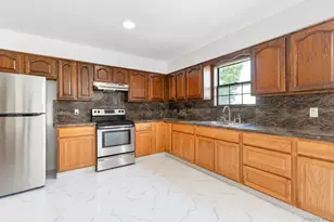 43 Harrison Dr, Shirley, NY 11967 - Photo 11