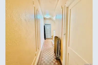 1823 Radcliff Avenue, Bronx, NY 10462 - Photo 21
