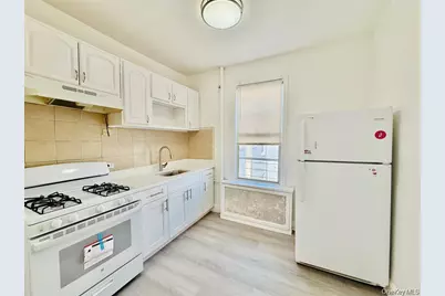 1823 Radcliff Avenue, Bronx, NY 10462 - Photo 7