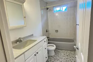 260 Oceanside St, Islip Terrace, NY 11752 - Photo 11