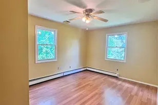 260 Oceanside St, Islip Terrace, NY 11752 - Photo 9