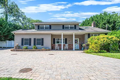 136 Vanderbilt Boulevard, Oakdale, NY 11769 - Photo 1