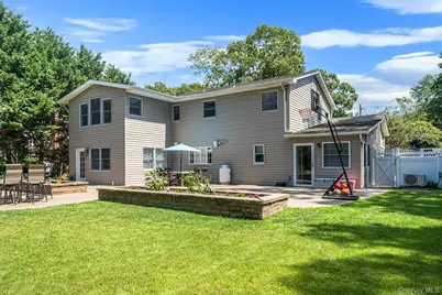 136 Vanderbilt Boulevard, Oakdale, NY 11769 - Photo 13