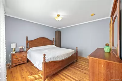 81 Avondale Road, Yonkers, NY 10710 - Photo 19