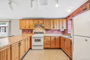 17 Dogwood Ln, Manorville, NY 11949 - Photo 3