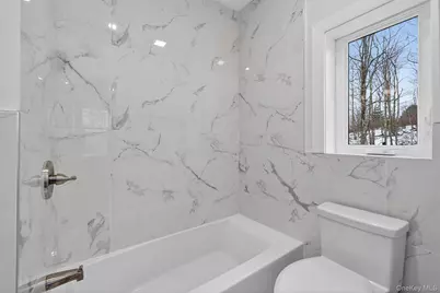 303 Main Street #3R, Hurleyville, NY 12747 - Photo 5