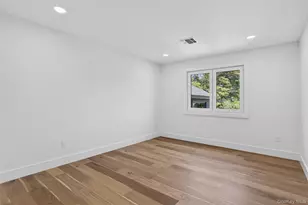 364 Old Farmingdale Rd, West Babylon, NY 11704 - Photo 33