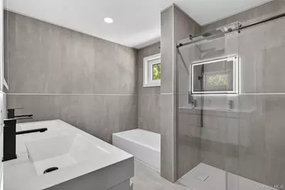 364 Old Farmingdale Road, West Babylon, NY 11704 - Photo 37