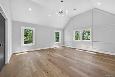 364 Old Farmingdale Road, West Babylon, NY 11704 - Photo 27