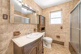 6-46 Clintonville St, Whitestone, NY 11357 - Photo 17