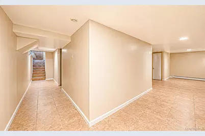 646 Clintonville Street, Whitestone, NY 11357 - Photo 23