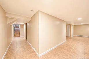6-46 Clintonville St, Whitestone, NY 11357 - Photo 23