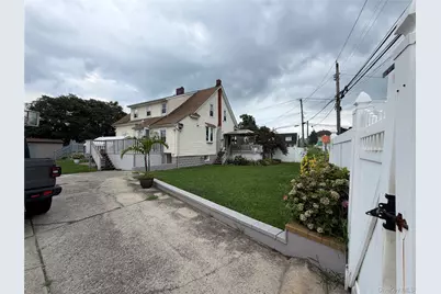 611 Park Avenue, Uniondale, NY 11553 - Photo 1