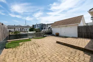 644 S 8th St, West Babylon, NY 11757 - Photo 25