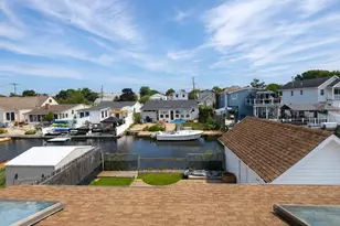 644 S 8th St, West Babylon, NY 11757 - Photo 27