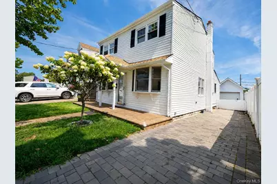 644 South 8th  Street, West Babylon, NY 11757 - Photo 3