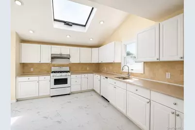 644 South 8th  Street, West Babylon, NY 11757 - Photo 11