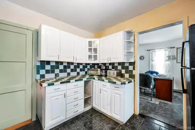 13 Crystal St, Elmont, NY 11003 - Photo 9