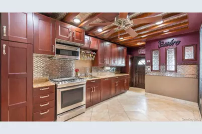 959 S 5th Street, Lindenhurst, NY 11757 - Photo 19
