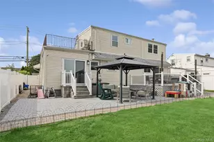 67 Deer Lake Dr, North Babylon, NY 11703 - Photo 33