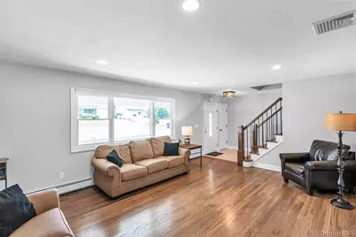 19 Opal Court, Hauppauge, NY 11788 - Photo 7