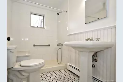 14 Weeks Place, New Rochelle, NY 10801 - Photo 7