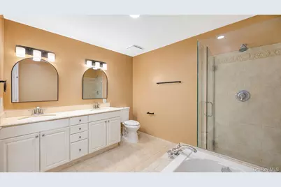 327 Medea Way, Central Islip, NY 11722 - Photo 29